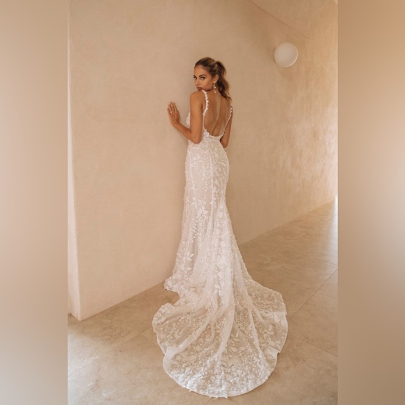 Jane Hill Clover Sample Gown - Picture 4 of 14